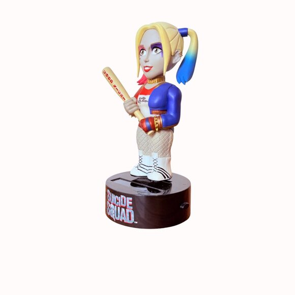 Suicide Squad Harley Quinn Bobble Body Knocker Figurine Solar Powered By NECA - Picture 4 of 14